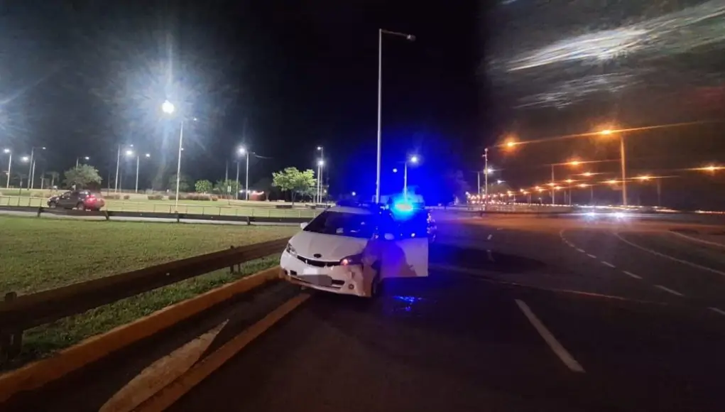 Se registró un nuevo siniestro vial en la rotonda del Acceso Sur