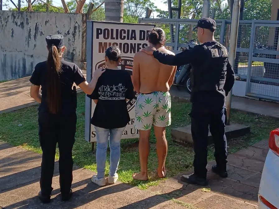 Separan de la fuerza a una policía sospechada de robo