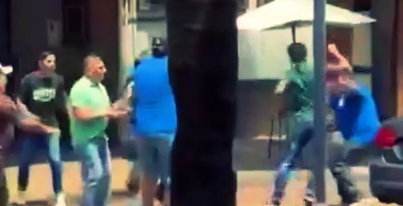 “Arbolitos” se trenzaron a golpes en pleno centro posadeño