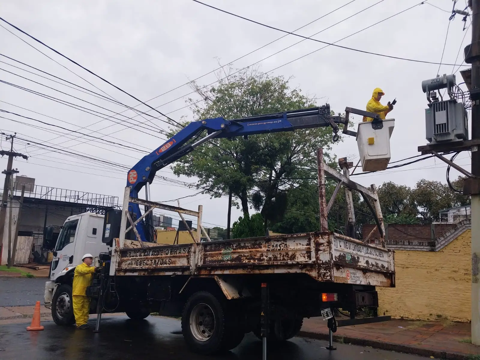 Temporal en Misiones: se recupera el servicio eléctrico según EMSA