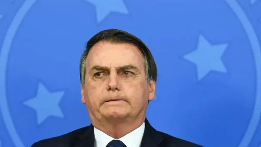 Brasil: La Corte Suprema ordenó prisión domiciliaria para Bolsonaro