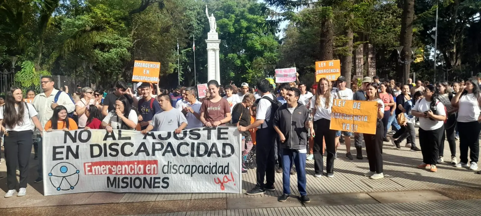 “De Incluir Salud, no cobramos desde octubre”