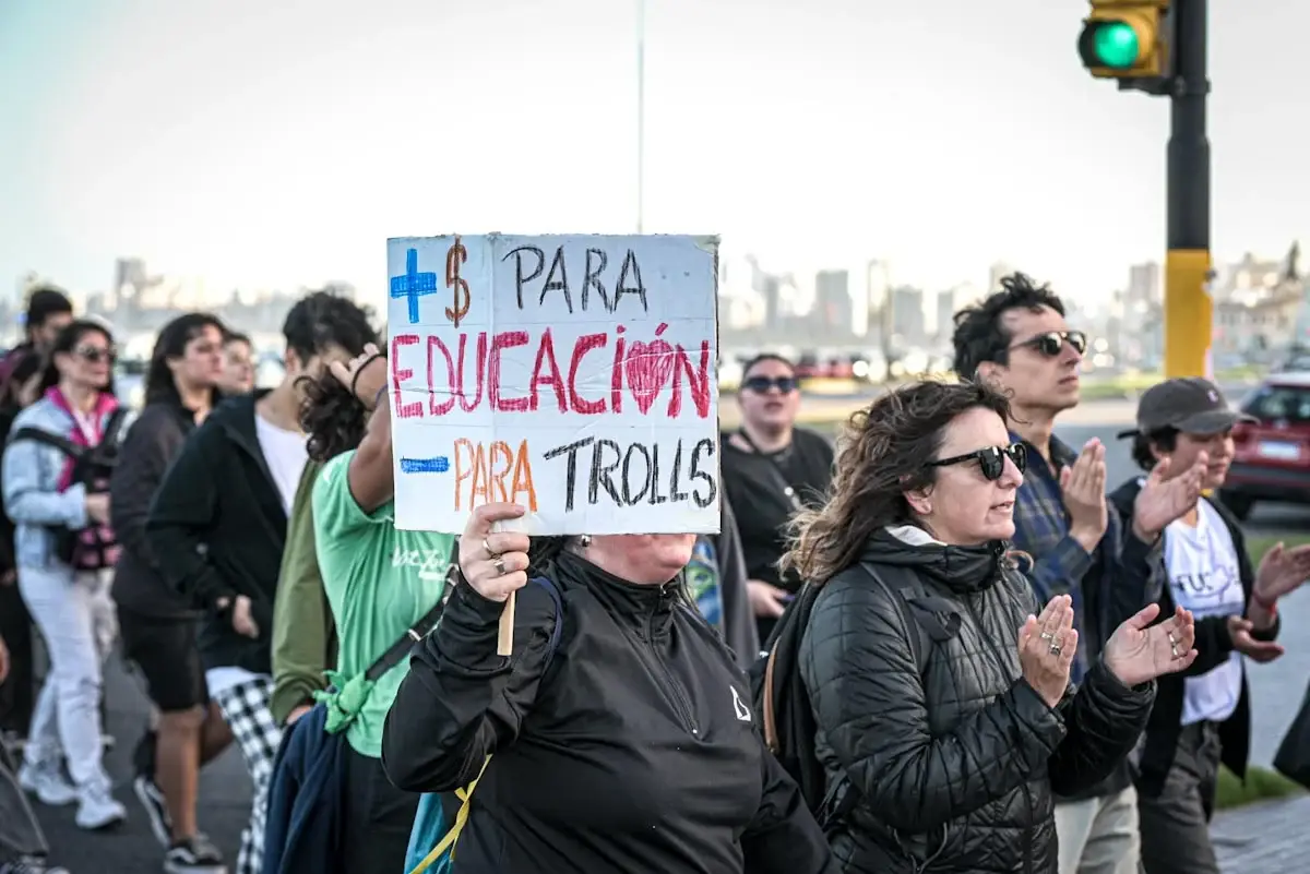“Decenas de miles de estudiantes han desertado” de la Facultad