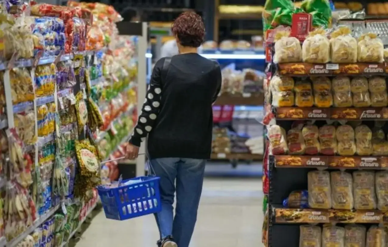 El 63% de los argentinos resignó consumos y el 41% siente que vive peor que sus padres