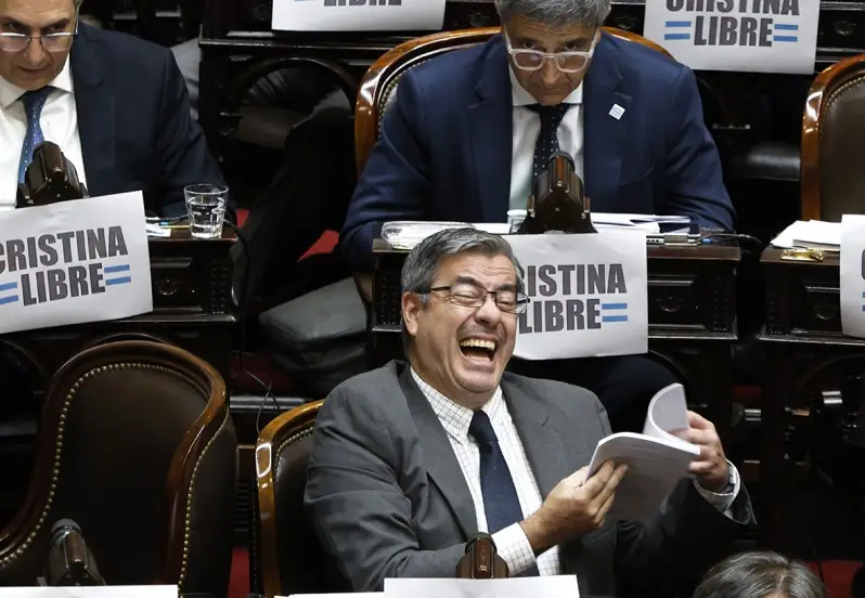El kirchnerismo y Menem se repartieron los lugares en la AGN