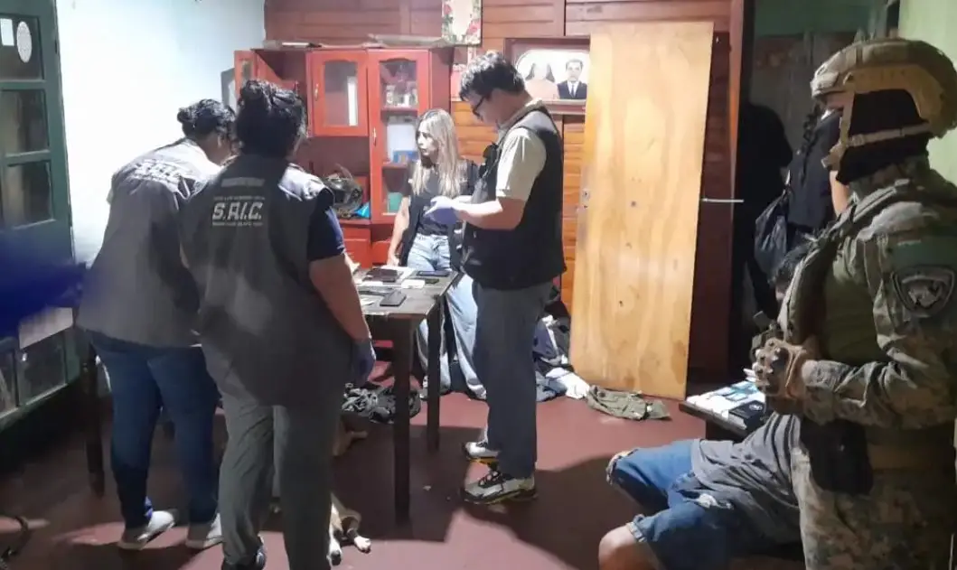 Allanamiento por MASI en el barrio A 3-2: secuestraron dispositivos, droga y armas