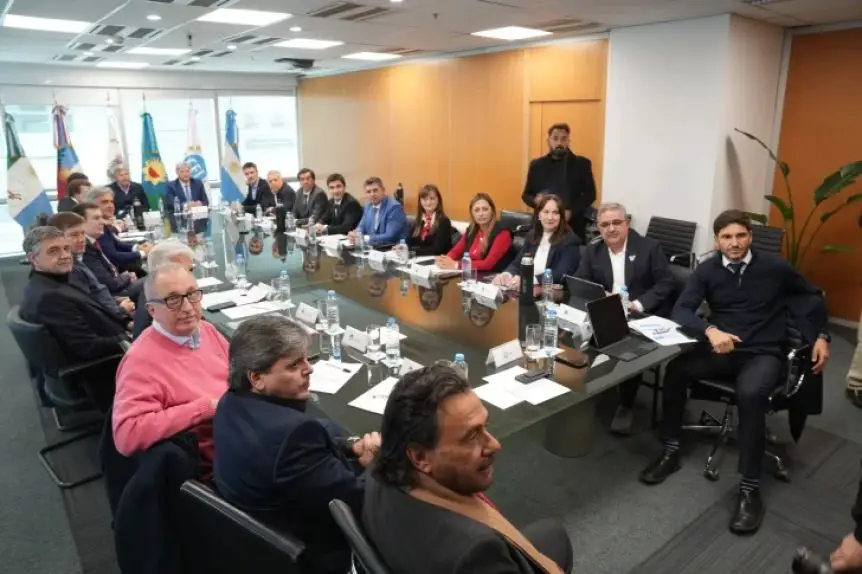 Gobernadores avanzan en un proyecto de ley para redistribuir fondos nacionales
