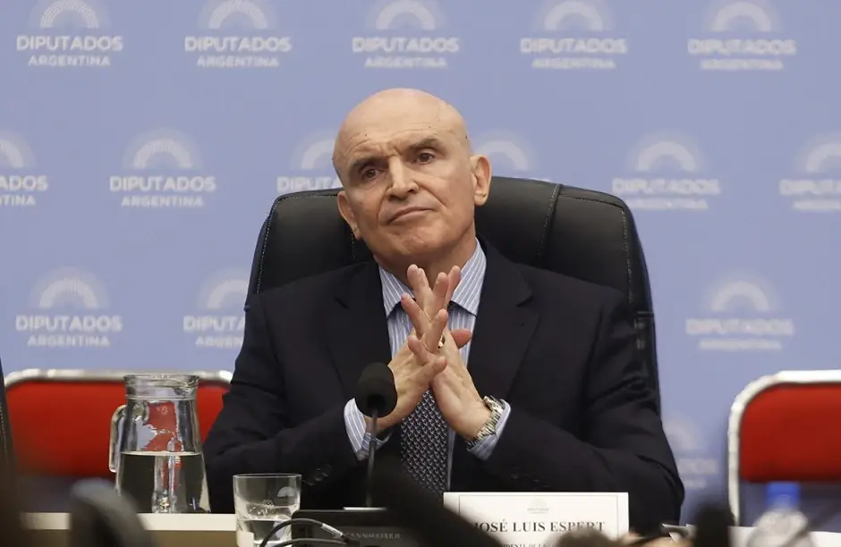 Sacar a Espert de la boleta única de papel, costaría $14 mil millones