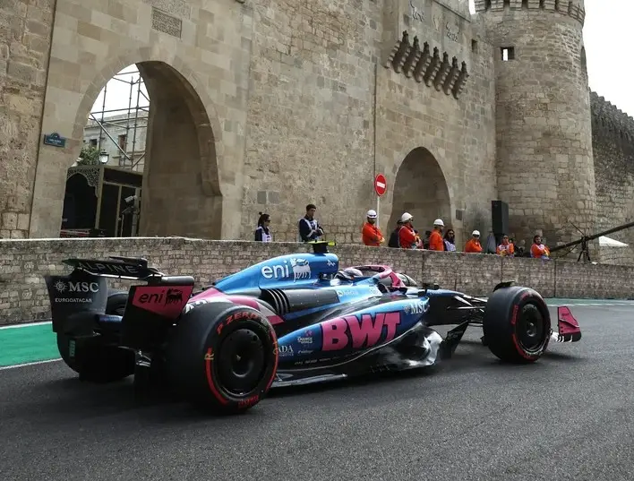 Colapinto chocó en la clasificación y largará 16° en el GP de Azerbaiyán