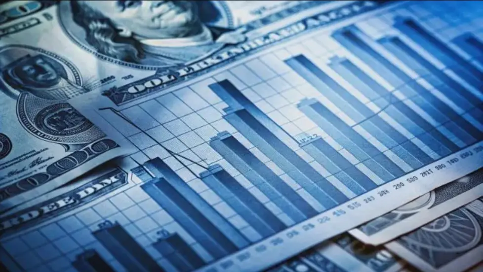 Tensión cambiaria: subieron el riesgo país y el dólar