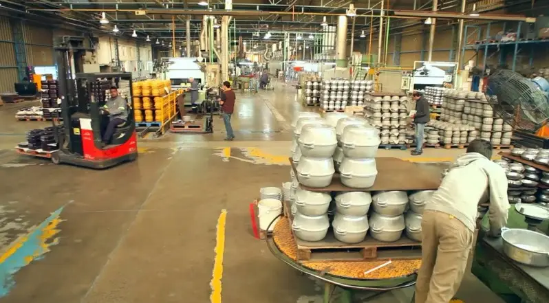 La fábrica de ollas Essen importa y despidió a 30 empleados