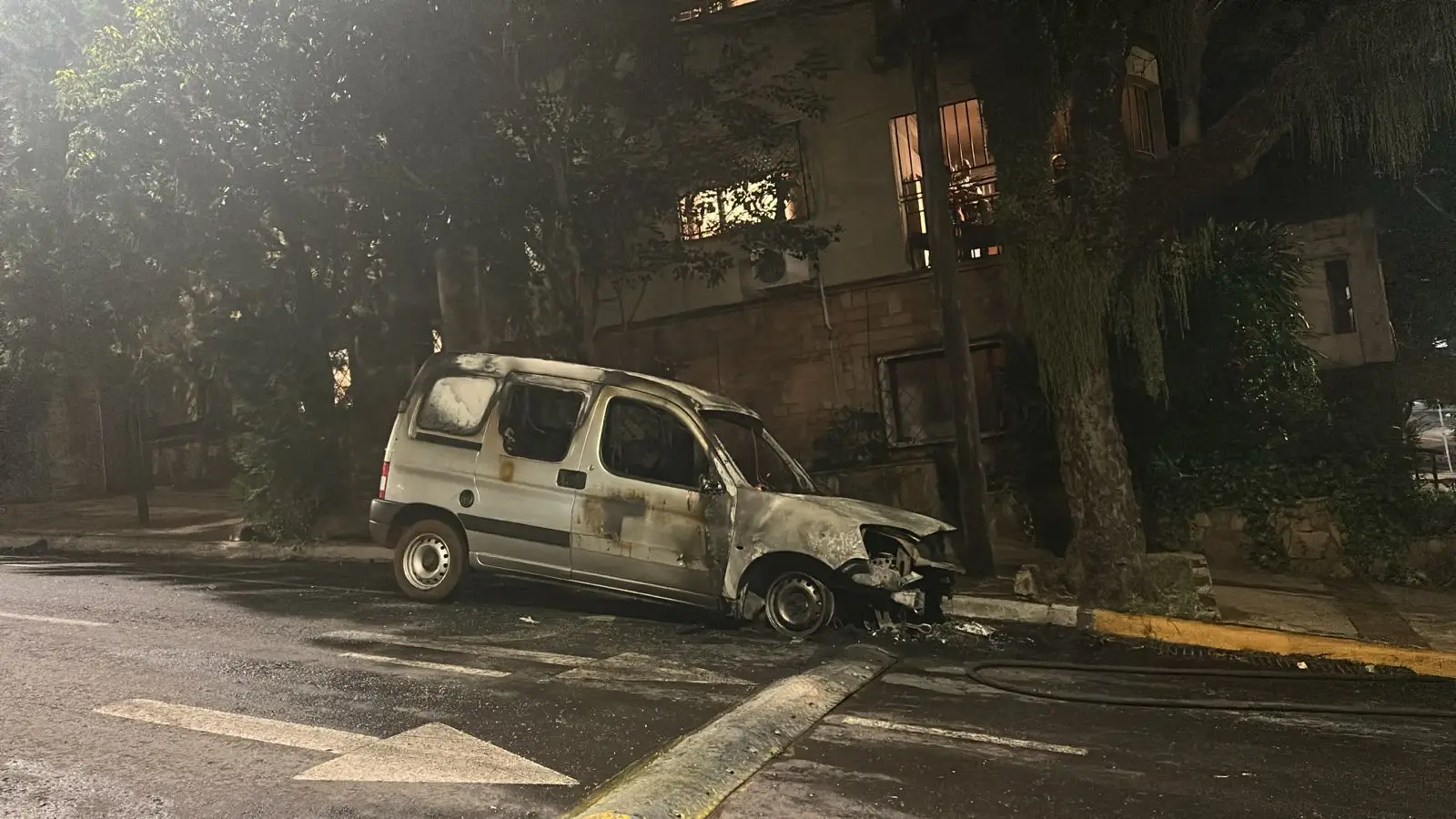 Falla mecánica provocó el incendio de un vehículo