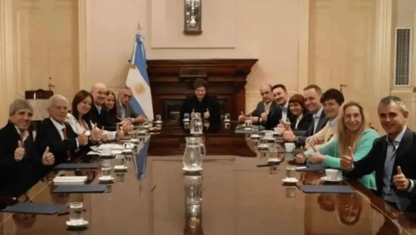 Tras la derrota parlamentaria, Milei reunió a su Gabinete