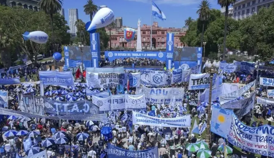 La CGT marchó contra la reforma laboral y anticipó un “paro nacional”