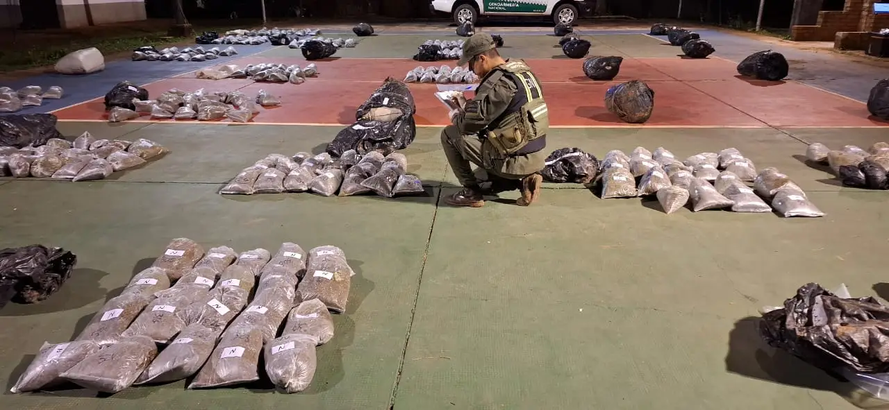 Intentaron descargar 500 kilos de droga en las orillas del Paraná