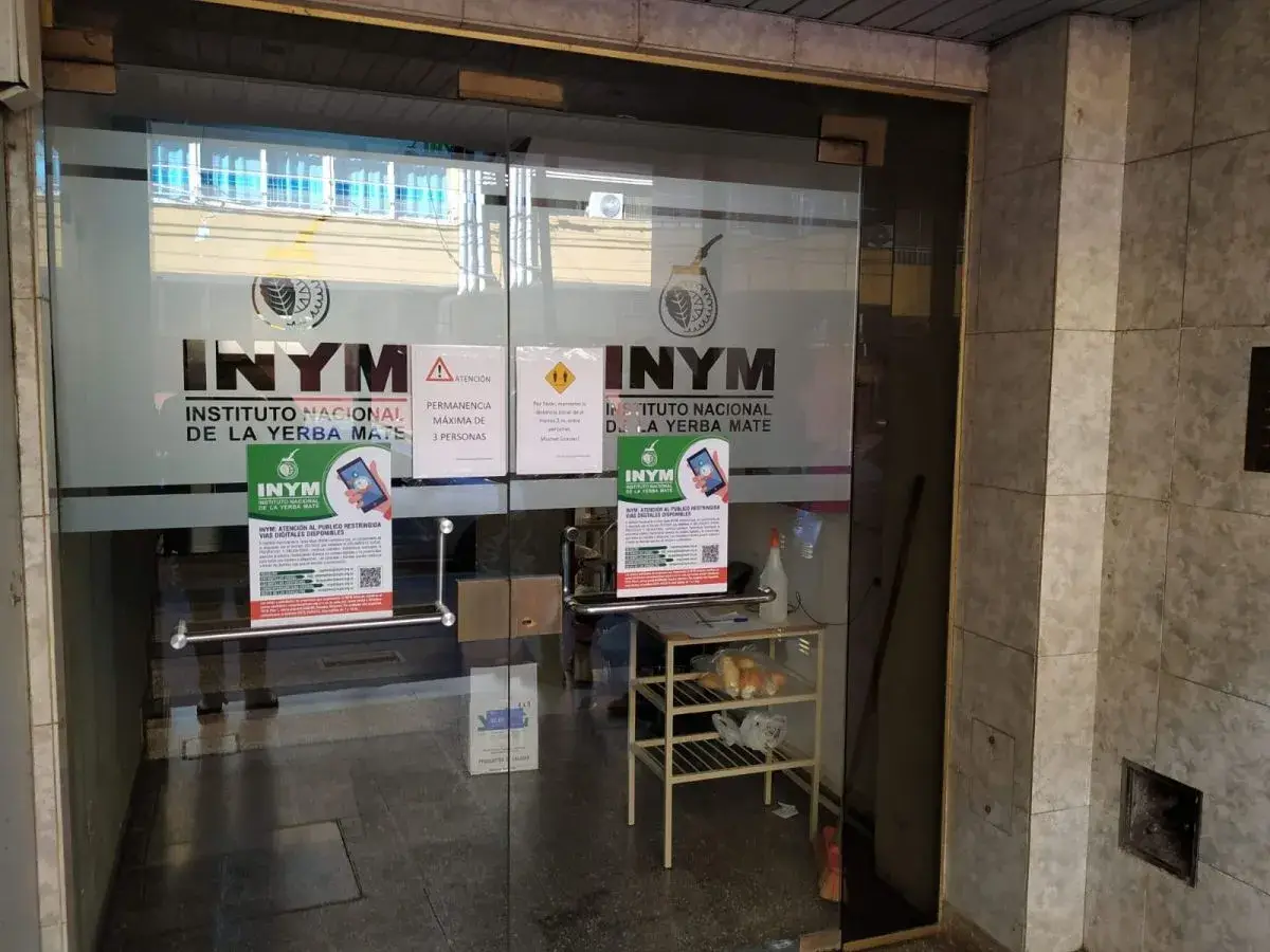 Trabajadores con 20 años de antigüedad, despedidos en el INYM